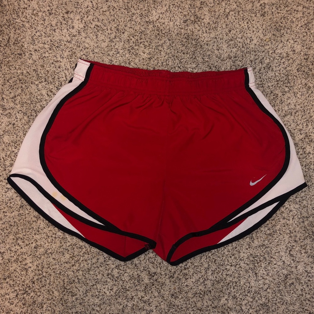 Red nike women’s 3” dry tempo core running shorts